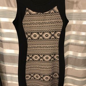 Dress w/ pattern on front